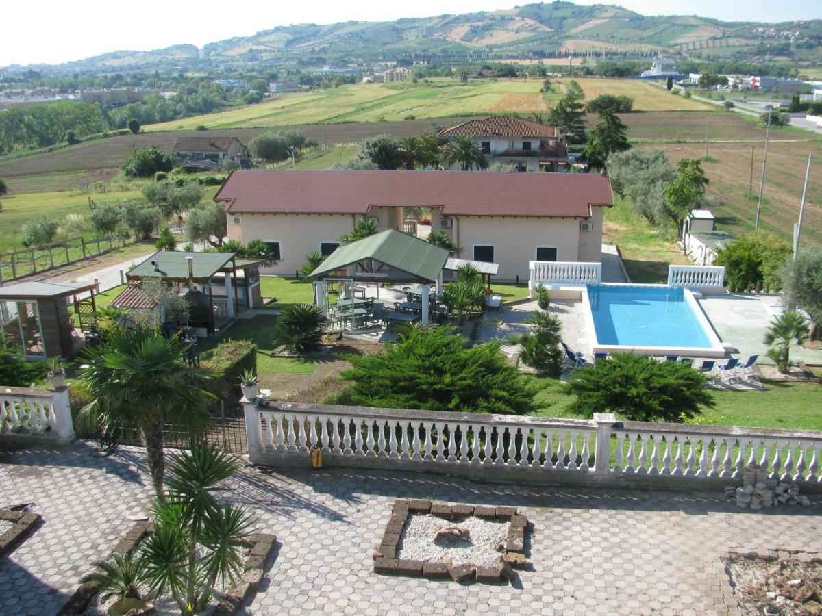 Residence Il Villaggio Del Re Corropoli Exterior photo